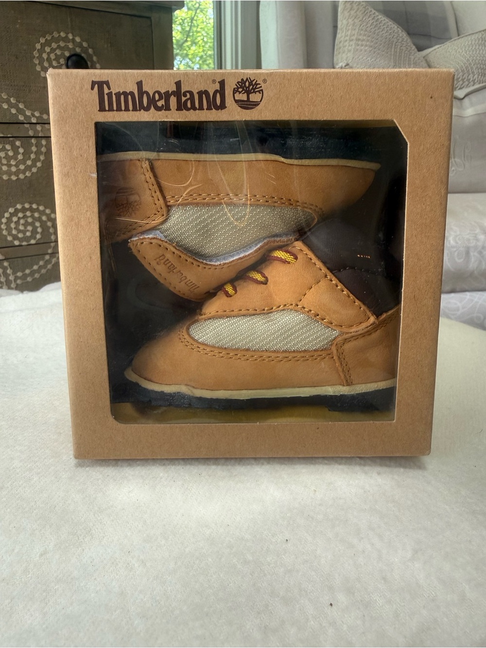 Timberland Toddler Tan and Brown Leather Lace-Up Shoes/Boots New in box! Size 2